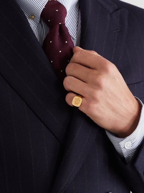 Classy Rings For Men, Signet Ring Men Aesthetic, Men’s Ring Gold, Signet Rings Men, Signet Rings For Men, Mens Jewelry Rings Gold, Jewelry Masculine, Men’s Rings, Mens Gold Ring Vintage