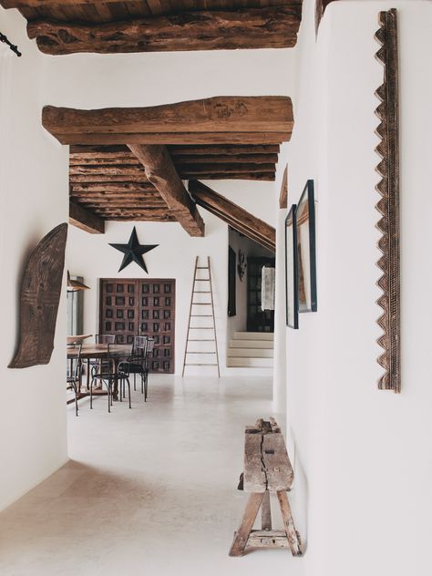 San Carlos Finca by Hollie Bowden | Global Interiors | est living Finca Interior, London Interior, Est Living, Modern Rustic Decor, Timber Beams, Cabin Style, Old Farmhouse, Dream Spaces, Beautiful Interiors