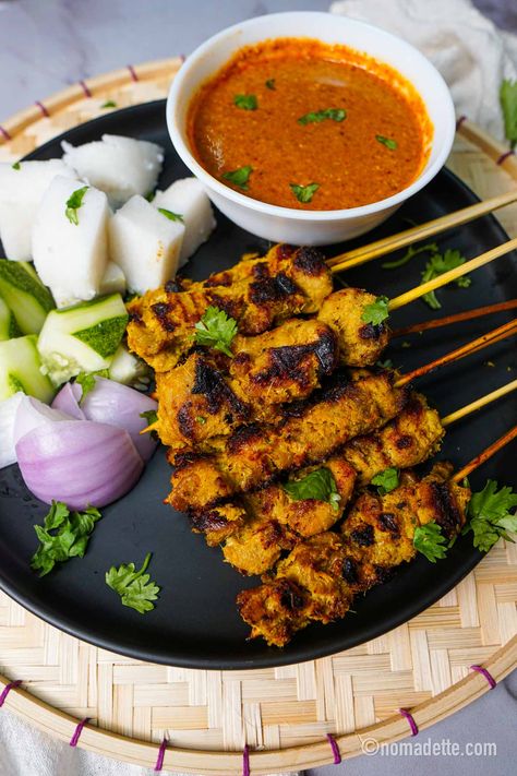 Singapore and Malaysian Chicken Satay - Nomadette Indonesian Food Recipes, Char Siu Chicken, Malaysian Chicken, Chicken Satay Recipe, Satay Recipe, Masakan Malaysia, Vegan Fried Chicken, Malaysian Cuisine, Spicy Peanut Sauce