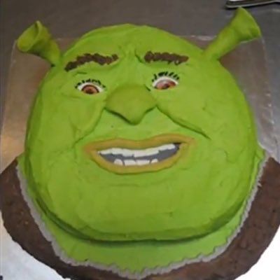 Birthday cake depicting a beautiful representation of Shrek. Get out of my swamp! Goofy Cake, Ugly Cake, Shrek Cake, Bad Cakes, Ugly Cakes, Cake Fails, Funny Birthday Cakes, Pretty Birthday Cakes, Cute Birthday Cakes