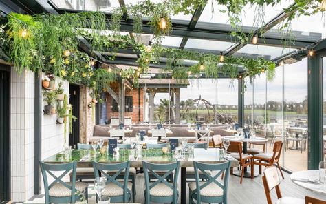 Opening Glass roof in a restaurant Williamsburg New York, Rosewood London, Globe Theatre, Chelsea Garden, Outdoor Dining Room, Alfresco Dining, Patio Interior, Outdoor Restaurant, Glass Roof