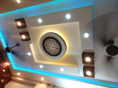 Hall Furniture Ideas, Ceiling Designs For Living Room, Hall Pop, Beautiful Ceiling Designs, Ceiling Pop, Simple False Ceiling, Pop Design For Hall, Pop Design For Roof, Simple False Ceiling Design