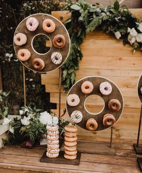 California Winter Wedding, Donuts Wedding, Donut Decorating Ideas, Donut Display, Oak Glen, Diy Dessert, California Winter, Wedding Donuts, Donut Decorations