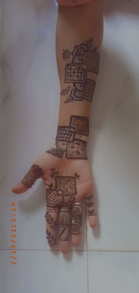 Square Mahendi Designs Latest, Mhendi Design Square, Mehndi Designs Square, Teej Mehendi Design Simple, Square Mehendi Design, Square Henna Design, Square Mehndi Designs, Square Rangoli Design For Diwali, Teej Mehendi Design