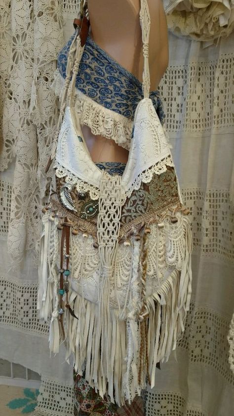 Handmade Vintage Lace Shoulder Bag Faux Leather Fringe Hippie Boho Purse Mode Country, Shabby Chic Bags, Boho Chic Bags, Moda Hippie, Hippie Purse, Lace Bag, Mode Hippie, Estilo Hippie, Crochet Fringe