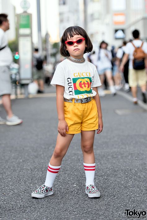 Coco Princess. 6 years old, elementary school student, parents own "Funtique Tokyo" vintage boutique, Japanese fashion icon, & (as of today) has 333k Instagram followers: https://www.instagram.com/coco_pinkprincess/ || VICE mini-documentary about her: https://video.vice.com/en_us/video/how-a-six-year-old-became-one-of-japans-instagram-icons/59236a0fb037e9f91517ae25 | 3 August 2017 | #Fashion #Harajuku (原宿) #Shibuya (渋谷) #Tokyo (東京) Gucci Vans, Hypebeast Fashion, Harajuku Fashion Street, Tokyo Street Fashion, Poses References, Tokyo Fashion, Japanese Street Fashion, Mori Girl, Soft Grunge