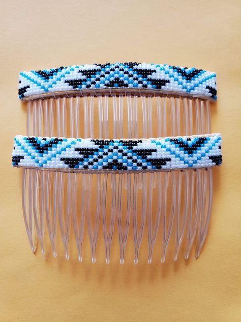 Loom Beading Patterns, Beaded Feathers, Beaded Barrettes, Beading Art, Beaded Hair Combs, Native American Beadwork Patterns, Indian Arts, Native Beading Patterns, Beaded Hair Clips