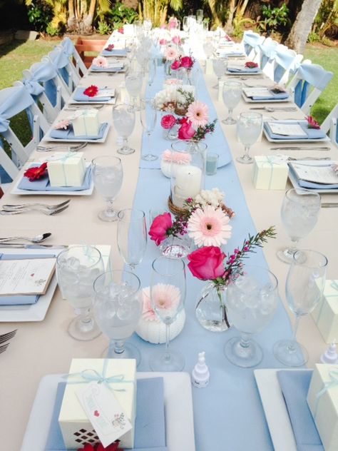 Beige tablecloth, light blue runner & napkin, hot pink flowers Hot Pink Wedding Flowers, Bridal Shower Decorations Purple, Pink Birthday Theme, Receptions Ideas, Wedding Shower Brunch, Rose Quartz Wedding, Sky Blue Weddings, Blue And Blush Wedding, Wedding Backyard Reception