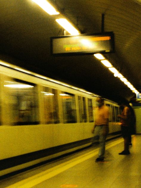 subway yellow Motion Blur Photography, Color In Film, Yellow Photography, Analog Camera, Blur Photography, Blurry Pictures, Professional Lightroom Presets, Photography Street, Story Ideas Pictures