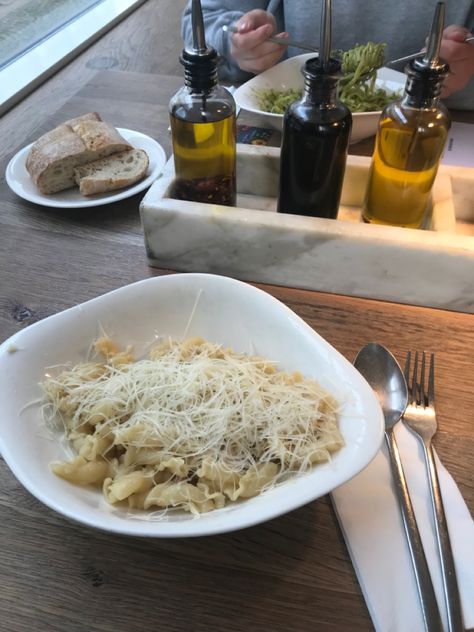 #nudeln #pasta #vapiano #restaurant #friends #inspiration #aesthetic #scandinavian #thingstodo Inspiration Aesthetic, Things To Do, Pasta, Restaurant