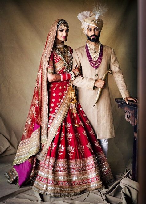 New Trend Lehenga Designs Bridal, Rajhastani Bride, Marwar Couture Lehnga, Couple Lehenga, Marwar Couture, Royal Lehenga, Shaadi Lehenga, Sonam Kapoor Wedding, Lehenga Traditional