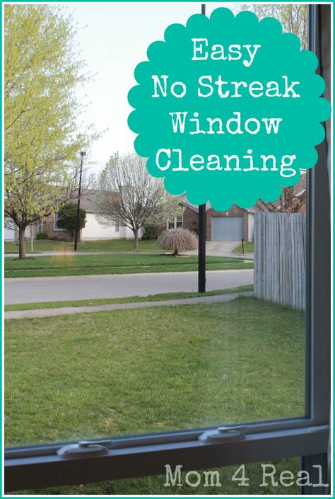 Easy No Streak Window Cleaning at www.mom4real.com Cleaner Recipes, Window Cleaning, Natural Cleaners, Household Cleaning Tips, Diy Cleaners, Cleaning Recipes, Cleaners Homemade, Natural Cleaning Products, House Cleaning Tips