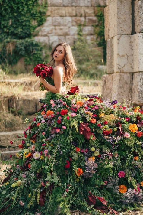 Dress Made Of Flowers, Witches Cottage, Sacred Garden, Fairy Gifts, Online Group, Floral Fashion, Real Flowers, In Bloom, Flower Dresses