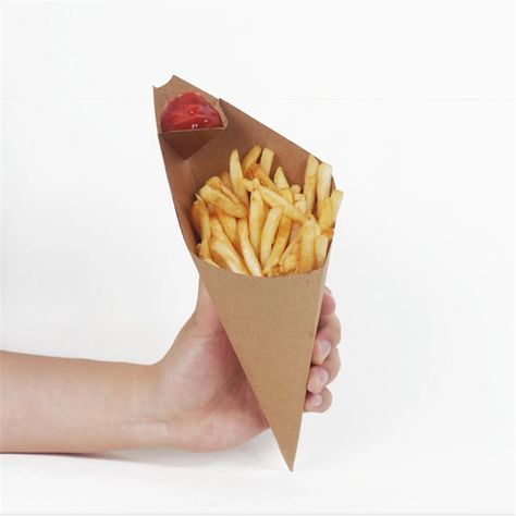 Fries Packaging, Popcorn Dessert, Fried Chicken Wings, Paper Cones, Kraft Recipes, Fast Food Restaurant, Party Tableware, French Fries, Food Packaging