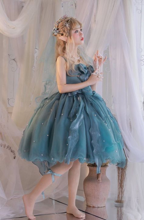 Jellyfish Theme, Jellyfish Costume, Jellyfish Photography, Jellyfish Tank, Jellyfish Decorations, Lantern Dress, Jellyfish Painting, Princess Jellyfish, Dress Box