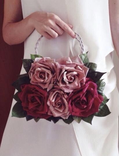 Diy Bags No Sew, Rose Purse, Diy Clutch, Rose Bag, Flower Handbag, Clutch Bag Wedding, Flower Purses, Diy Bag Designs, Diy Handbag