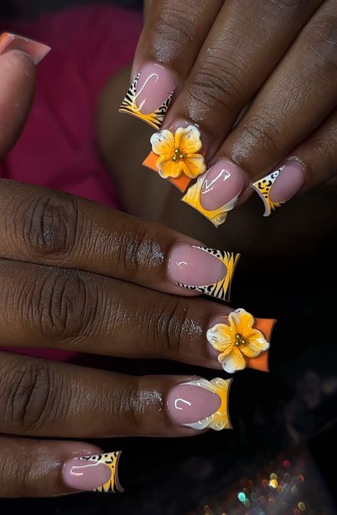 Short Acrylic Nails Designs Orange, Cute Orange Nails Short, Tropical Duck Nails, Orange Nail Ideas Acrylic, Orange Duck Nails, Orange Birthday Nails, Murakami Flower Nails, Red Duck Nails, Orange Nails Short