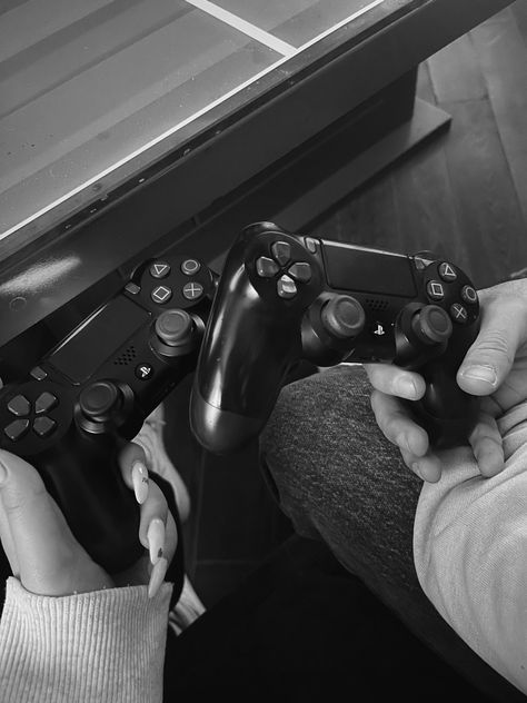 lovers playing playstation, couple photo Liquor Drinks, Book Aesthetics, Boy And Girl Best Friends, Fake Pictures, Game Room Design, Girls Play, Missing Piece, Playing Video Games, Forever Young