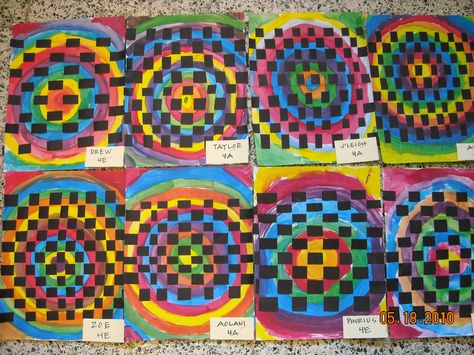 Paper Weaving variation (with painted circles).  Give them a choice of shapes: star, square, lightening bolt, cloud... 3rd Grade Art Lesson, 2nd Grade Art, Secondary Colors, 6th Grade Art, 4th Grade Art, 3rd Grade Art, Classroom Art Projects, Paper Weaving, Art Curriculum