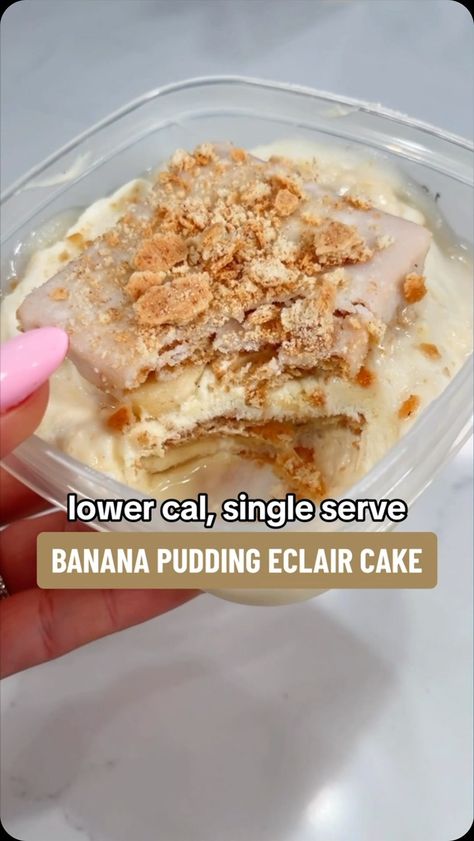 MaKayla Kim Thomas | A single-serve mash up of my two FAV summer desserts—eclair cake and banana pudding 🤤🤤 ok enjoy 🙊 Single serve eclair cake is from my new… | Instagram Low Cal Banana Pudding, Banana Pudding Fluff, Pudding Fluff, Eclair Cake, Weight Watchers Recipes Desserts, Healthy High Protein Meals, Food Mood, Diet Desserts, Healthy Sweet Treats