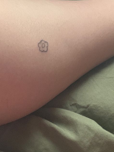 stick and poke tat tattoo leg stick n poke tattoos small cute Small Stuck And Poke Tattoos, Small Tattoo Ideas Stick And Poke, Stink And Poke Tattoos, Small Stick N Poke Tattoos, Tiny Stick N Poke, Y2k Stick And Poke, Hip Stick And Poke Tattoo, Stick And Poke Placement, Cute Stick And Poke Ideas