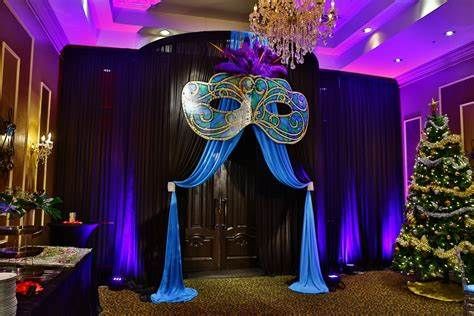 masquerade ball decorating ideas - Yahoo Search Results Masquerade Ball Decorations, Masquerade Party Themes, Sweet 16 Masquerade Party, Mascarade Party, Masquerade Decorations, Masquerade Party Decorations, Theme Carnaval, Masquerade Prom, Beautiful Entrance