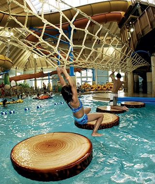 America's Coolest Indoor Water Parks: Breaker Bay Water Park Design, Indoor Water Parks, Water Park Rides, Ideas De Piscina, Indoor Water Park, Indoor Pools, Wolf Lodge, Wave Pool, Indoor Outdoor Pool