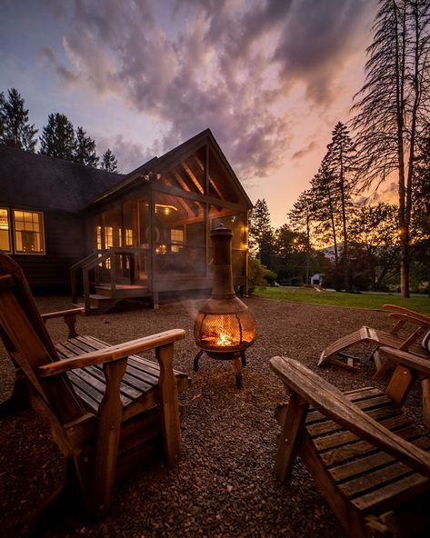 Woods House, Cabin Trip, Cabin Aesthetic, Cabin Inspiration, Backyard Fire, A Cabin, Small Cabin, Cabin In The Woods, Fire Pit Backyard