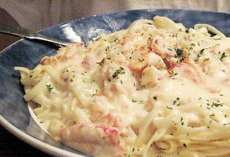 Red Lobster #copycat recipe for crab linguini alfredo Crab Linguini, Linguini Alfredo, Red Lobster Copycat, Crab Alfredo, Crab Dishes, Lobster Recipes, Copycat Restaurant Recipes, Alfredo Recipe, Crab Recipes