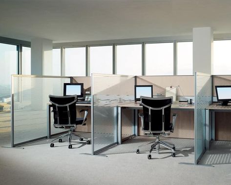 Glass Cubical Office, Open Office Dividers, Cubicle Office Layout, Modern Cubicle Workspaces, Office With Partition, Office Partition Ideas, Office Partition Design, Call Center Design, Modern Office Partitions