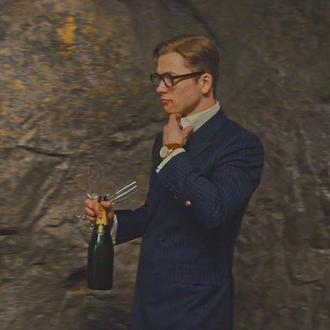 Kingsman Costume, Kingsman Aesthetic, Eggsy Kingsman, Taron Edgerton, Eggsy Unwin, Taron Egerton Kingsman, Kings Man, Taron Egerton, Header Photo