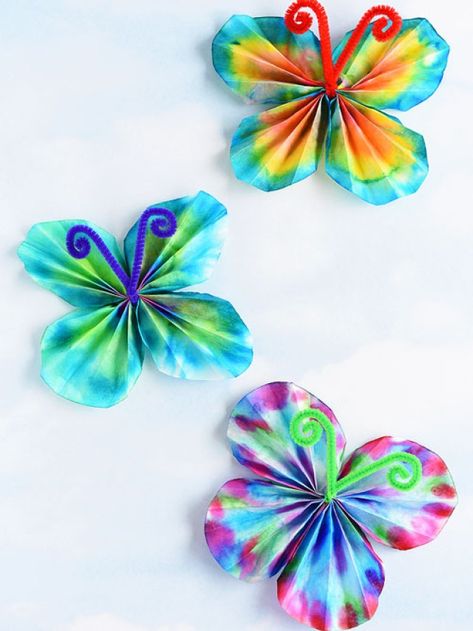 Coffee Filter Butterflies, Coffee Filter Art, Coffee Filter Crafts, Coffee Filter Flowers, Easy Easter Decorations, Easter Tree Decorations, Crafts Easter, Easter Decorations Dollar Store, Easter Decorations Vintage