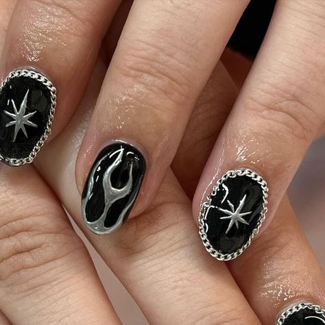 ash | xnailism on Instagram: "Flames n chains! 🔥⛓️✨  First week back in the studio and it’s already looking like 2024 is gonna be a great year for fun nail art 🥰" Chains On Nails, Rock N Roll Nail Art, Rock And Roll Nails Ideas, Chain On Nails, Biker Nails Designs, Nails With Chain, Rock N Roll Nails, Nails With Chains, Billie Nails