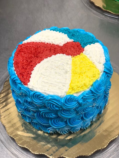 Beach Ball Cake Ideas, Pool Birthday Cake Ideas, Beach Ball Smash Cake, Summer Time Cakes, Pool Theme Birthday Cake, Water Party Cake, Summer Mini Cakes, August Birthday Cake Ideas, Summer Themed Cakes Ideas