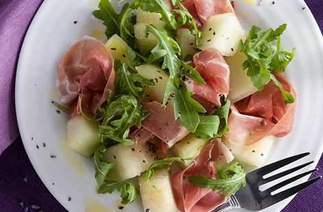 Melon and parma ham with rocket  and balsamic Delicious Starters, Christmas Dinner Starters, Dinner Party Starters, Christmas Starters, Starter Dishes, Perfect Dinner Party, Mozzarella Recipes, Tesco Real Food, Ham Recipe