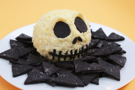 Nightmare Before Christmas - Jack Skellington Cheese Ball Recipe Jack Skellington Cheese Ball, Cream Cheese Ball, Nerdy Nummies, Postres Halloween, Rosanna Pansino, Halloween Tricks, Ball Recipes, Nightmare Before Christmas Decorations, Homemade Tortilla Chips