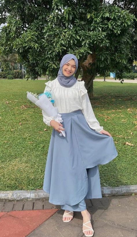 Casual Blue Skirt Outfit Mix And Match Outfits Hijab Casual, Blue Hijab Outfit, Outfit Hijab Casual Rok, Mix And Match Outfits Hijab, Blue Skirt Outfits, Outfit Ideas Hijab, Sky Blue Outfit, Outfit Ngampus, Blue Hijab