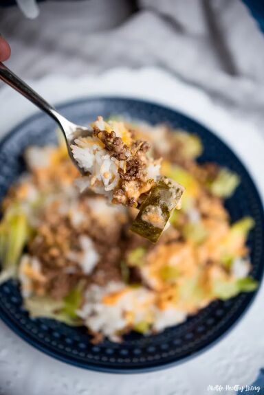 This big mac bowl recipe is keto, easy to make, and perfect for making a gluten free Big Mac dish at home! Everyone loves this salad or bowl recipe for Big Mac’s! Making a Big Mac at home that is a little healthier and lower in carbs is easy and fun. The sauce is simple to make and great for adding a little extra zest to any salad recipe you like. Try out this  Bacon Cheeseburger Flatbread Pizza, and  Weight Watchers Cheeseburger Casserole, for even m… Big Mac Rice Bowl, Gluten Free Big Mac, Cheeseburger Flatbread, Big Mac Bowl, Big Mac Salad, Keto Easy, Healthy High Protein Meals, Cheeseburger Casserole, Rice Bowls Recipes