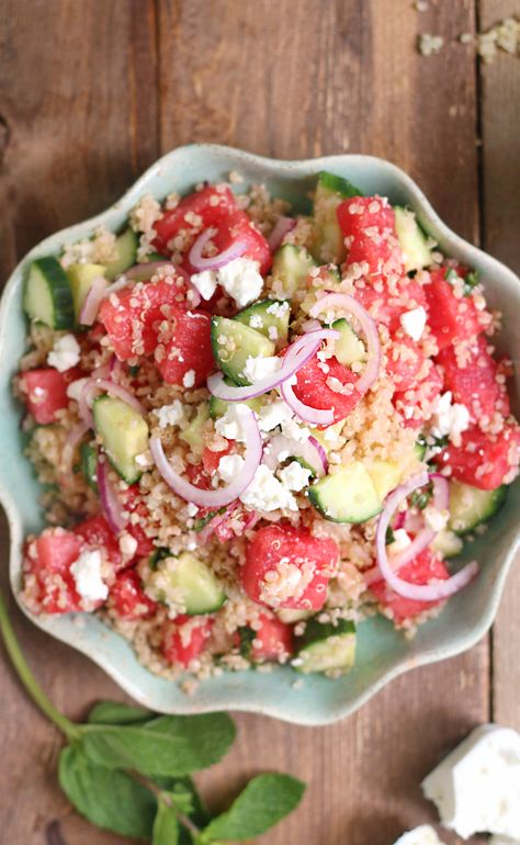 Watermelon Cucumber and Quinoa Salad Savory Watermelon Recipes, Cucumber Quinoa Salad, Cucumber Watermelon Salad, Watermelon Juice Recipe, Cucumber Diet, Watermelon And Feta, Watermelon Salad, Watermelon Recipes, Quinoa Salad