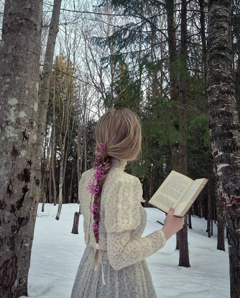 Cottagecore | aftenstemning Whimsical Winter Aesthetic, Cottagecore Winter Aesthetic, Cottage Core Winter, Winter Cottagecore Aesthetic, Winter Cottagecore Outfit, Cottagecore Winter Outfits, Cottagecore Moodboard, Cottagecore Winter, Winter Cottagecore