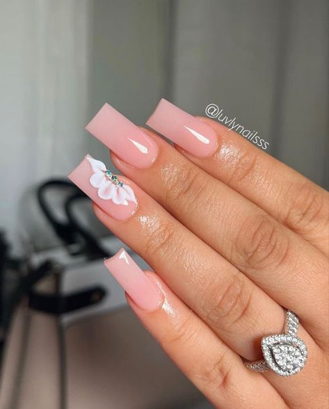 Ombre Nails With Flowers, Nails Cute Summer, Nail Long, Tapered Square Nails, Girly Acrylic, Tapered Square, Girly Acrylic Nails, French Acrylic Nails, Short Square Acrylic Nails