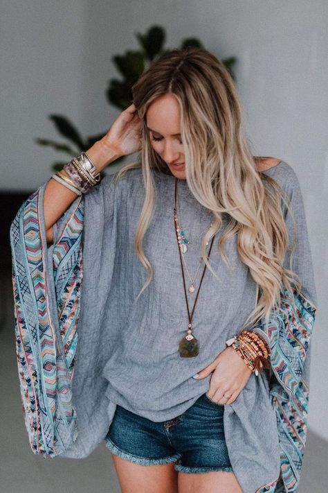 9327969053c0068dd9e07c529866b94ddesc41100108ri Blusas Crop Top, Look Boho Chic, Bohemian Beauty, Three Birds, Estilo Hippie, Flowy Design, Birds Nest, Hippie Outfits, Bird Nest