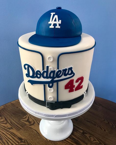 Let's goooooo Dodgers!!! ⚾️💙 (Yes, I do know that Jackie Robinson was on the Brooklyn team... 😂) #clientsgetwhatclientswant #groomscake #LA… Dodgers Birthday Party, Dodgers Cake, Baseball Birthday Cakes, Baseball Theme Birthday, Baseball Girlfriend, Baseball Cake, 13 Birthday Cake, Baseball Theme Party, Sport Cakes