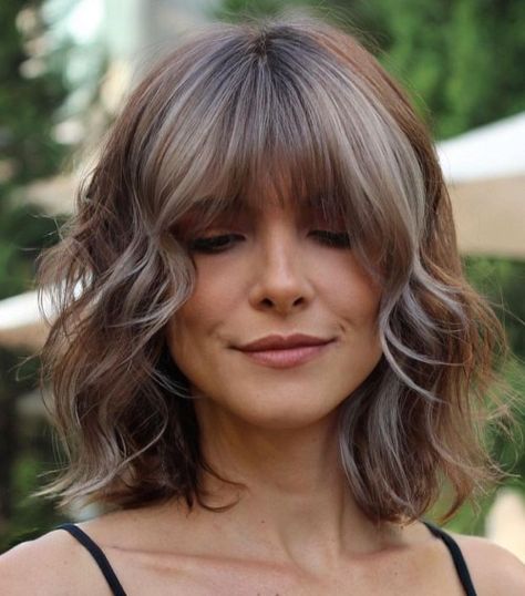 Shoulder Length Hair with Wispy Bangs Hair Styles That Frame The Face, Shaggy Lob With Bangs, Above Shoulder Length Hair, Shoulder Length Hair With Bangs, Shaggy Lob, Shoulder Length Layered Hair, Layered Haircuts Shoulder Length, Lob With Bangs, Medium Layered Haircuts