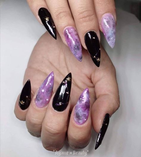 Midnight Rose Emporium @ayenexbeauty (on IG) Pastel Goth Nails, Nail Art Galaxy, Nails Witchy, Galaxy Nail, Galaxy Nail Art, Witch Nails, Nails Pastel, Witchy Nails, Nails Trend