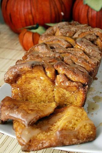 Pull-Apart Cinnamon Sugar Pumpkin Bread...these are the BEST Fall Dessert Recipes! Glaze Tutorial, Rum Frosting, Autumn Cupcakes, Pumpkin Pull Apart Bread, Heart Baking, Thanksgiving Morning, Bun Cake, Pumpkin Roll, Sugar Pumpkin