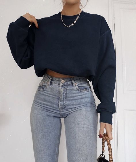 ً on Twitter: "Navy looks… " Slim Mom Jeans, University Outfit, Hipster Outfits, Tumblr Outfits, Lazy Outfits, Teenager Outfits, Fitness Planner, Trend Fashion, Waist Jeans