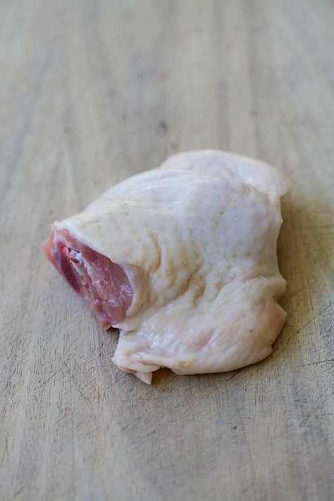 Learn the easy step-by-step to debone chicken thighs so you keep the skin on, but with no bones | rasamalaysia.com Debone Chicken Thigh, Asian Chicken Thighs, Fowl Recipes, Duck Rabbit, Baking Techniques, Basic Cooking, Cooking Tricks, Chinese Rice, Grilled Chicken Thighs