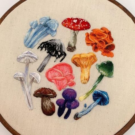 Green Mushroom, Hand Embroidery Projects, Embroidery On Clothes, Sewing Embroidery Designs, Hand Embroidery Art, Embroidery Craft, Embroidery Inspiration, Hoop Art, Diy Embroidery