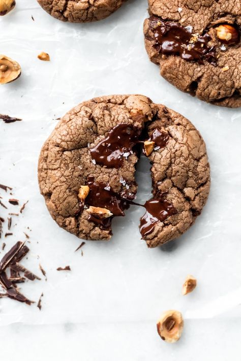 Hazelnut Chocolate Chip Cookies - Baran Bakery Baking Recipes From Scratch, Chewy Gingerbread Cookies, Recipes From Scratch, Best Baking, The Best Cookies, Hazelnut Cookies, Hazelnut Chocolate, Best Cookies, Cookie Bakery